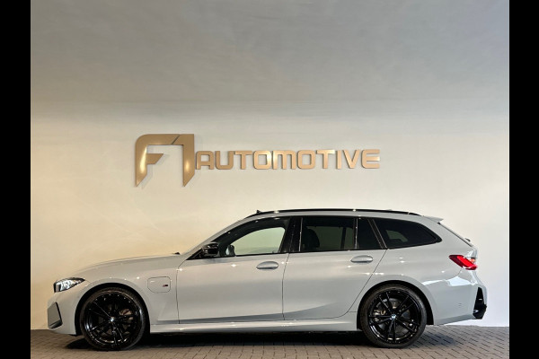 BMW 3 Serie Touring 320e M Sport Pano|Trekhaak|Sfeer|InclBTW