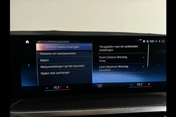 BMW 3 Serie Touring 320e M Sport Pano|Trekhaak|Sfeer|InclBTW