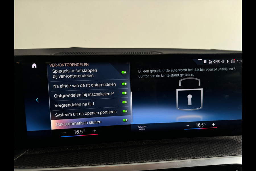 BMW 3 Serie Touring 320e M Sport Pano|Trekhaak|Sfeer|InclBTW