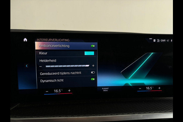 BMW 3 Serie Touring 320e M Sport Pano|Trekhaak|Sfeer|InclBTW