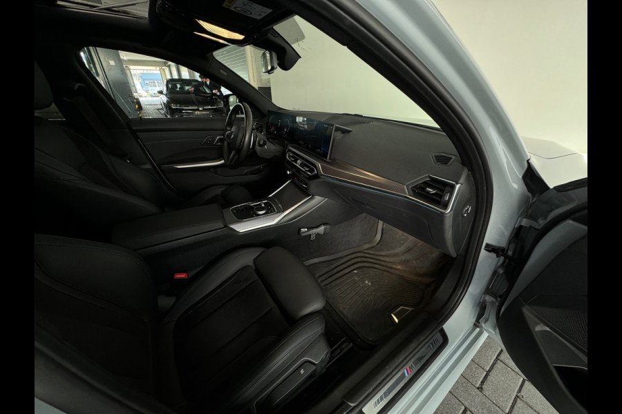BMW 3 Serie Touring 320e M Sport Pano|Trekhaak|Sfeer|InclBTW