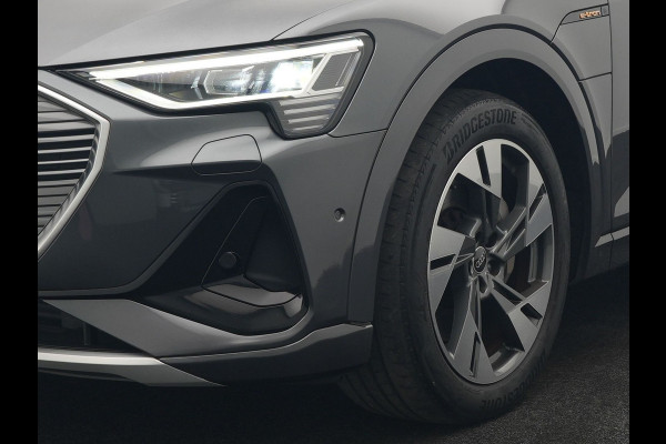 Audi e-tron 50 Quattro 2x S Line 313pk Dealer O.H INCL BTW | Luchtvering | Panodak | Head Up | Adaptive Cruise | Sfeerverlichting | Lederen Sportstoelen Verwarmd | Keyless | Navigatie | 20"L.M | DAB | Virtual |