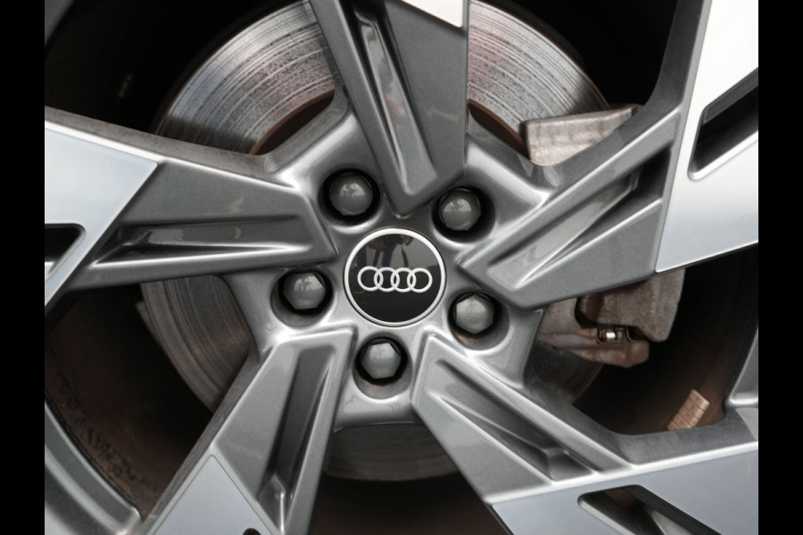 Audi e-tron 50 Quattro 2x S Line 313pk Dealer O.H INCL BTW | Luchtvering | Panodak | Head Up | Adaptive Cruise | Sfeerverlichting | Lederen Sportstoelen Verwarmd | Keyless | Navigatie | 20"L.M | DAB | Virtual |