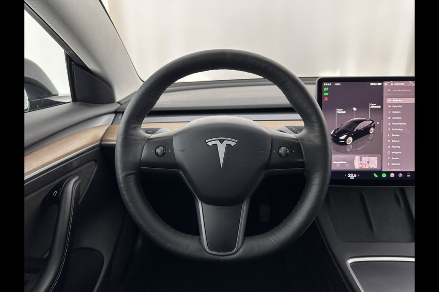 Tesla Model 3 Standard RWD Plus 60 kWh [ 3-Fase ] {SOH-91%} (INCL-BTW) Aut. *PANO | AUTOPILOT | LEATHER | KEYLESS | FULL-LED | MEMORY-PACK | TOPVIEW | DAB | CARPLAY | DIGI-COCKPIT | LANE-ASSIST | COMFORTSEATS | 19"ALU*