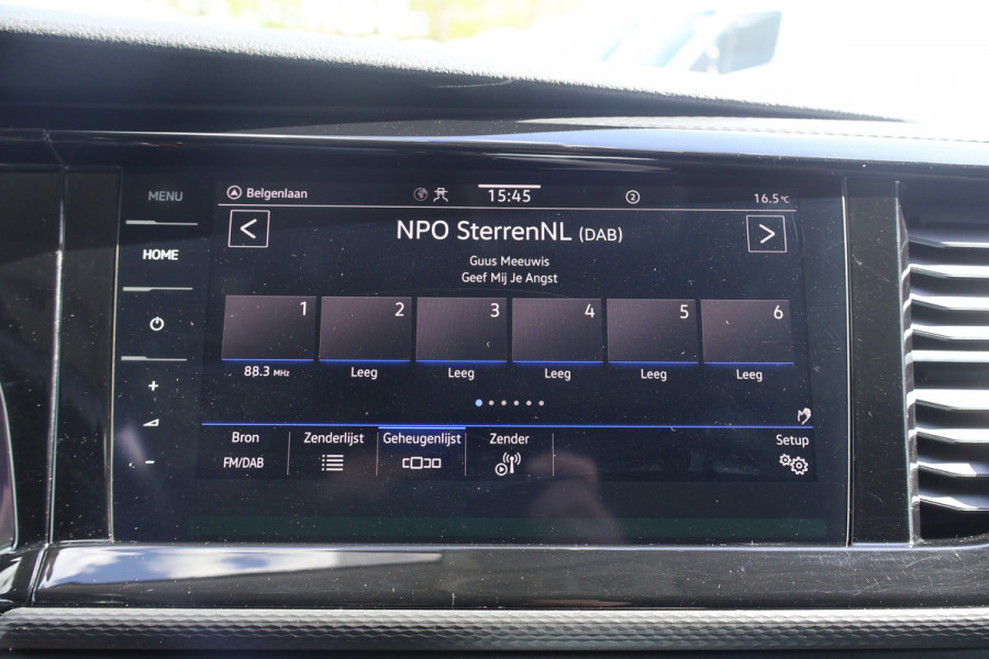 Volkswagen Transporter 2.0 TDI 150pk Bulli Black Edition Leer Led