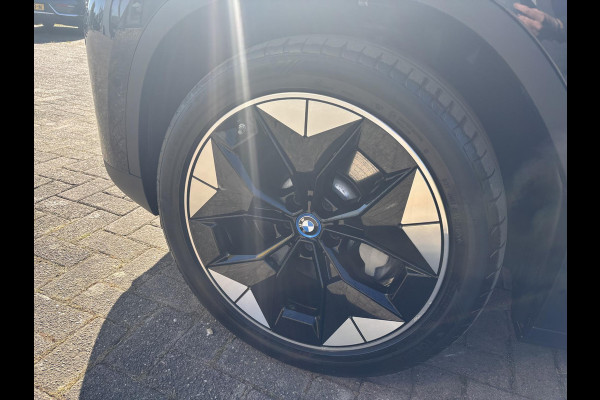 BMW iX3 High Executive 80 kWh | Panoramdak | Leder | Head up Display | Harman Kardon | Geheugenstoelen | Adaptive cruise control