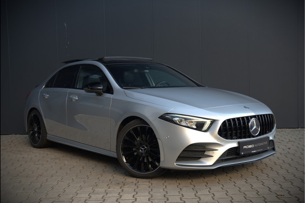 Mercedes-Benz A-Klasse 180 Business Solution AMG | Panoramadak | Stoelverwarming | Camera | Navigatie | Apple Carplay | Keyless | Cruise Control | DAB |