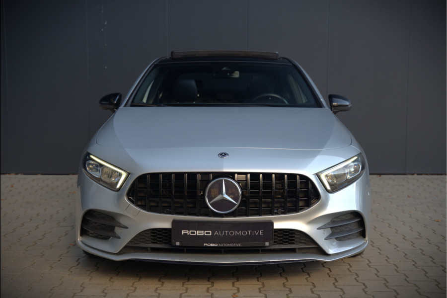 Mercedes-Benz A-Klasse 180 Business Solution AMG | Panoramadak | Stoelverwarming | Camera | Navigatie | Apple Carplay | Keyless | Cruise Control | DAB |