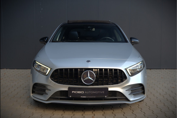 Mercedes-Benz A-Klasse 180 Business Solution AMG | Panoramadak | Stoelverwarming | Camera | Navigatie | Apple Carplay | Keyless | Cruise Control | DAB |