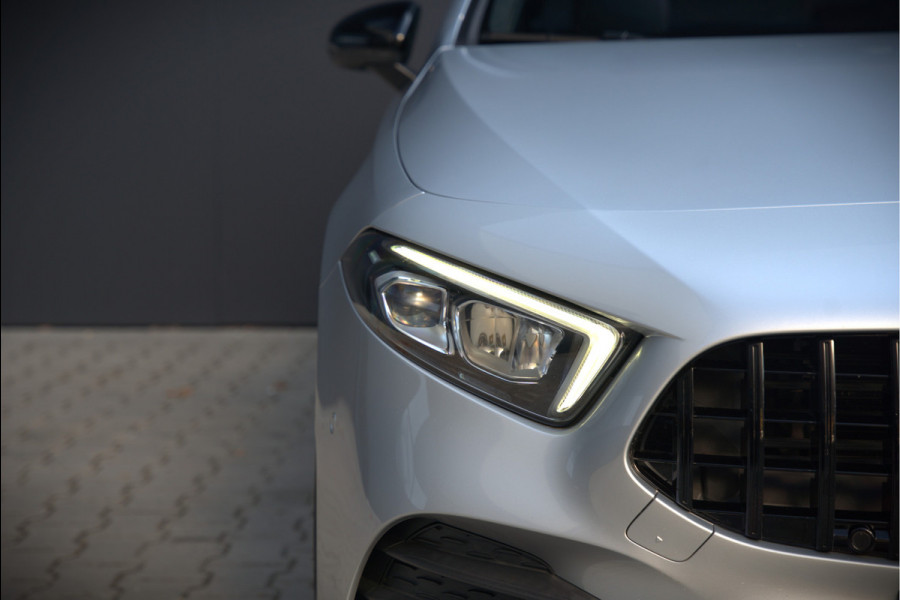 Mercedes-Benz A-Klasse 180 Business Solution AMG | Panoramadak | Stoelverwarming | Camera | Navigatie | Apple Carplay | Keyless | Cruise Control | DAB |