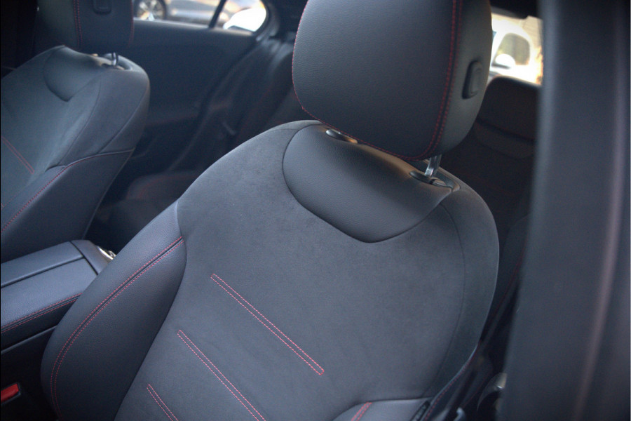 Mercedes-Benz A-Klasse 180 Business Solution AMG | Panoramadak | Stoelverwarming | Camera | Navigatie | Apple Carplay | Keyless | Cruise Control | DAB |
