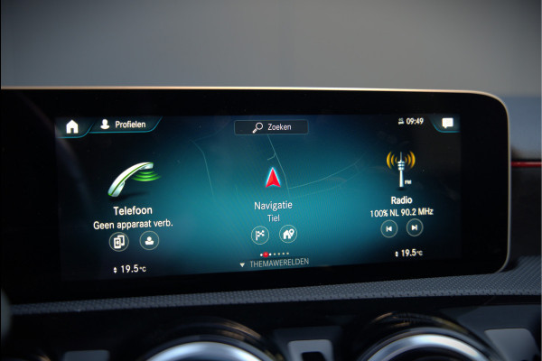 Mercedes-Benz A-Klasse 180 Business Solution AMG | Panoramadak | Stoelverwarming | Camera | Navigatie | Apple Carplay | Keyless | Cruise Control | DAB |