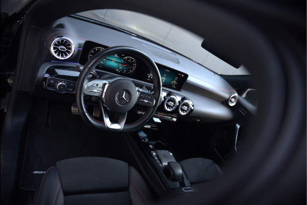 Mercedes-Benz CLA-Klasse Shooting Brake 180 Premium Plus AMG | Stoelverwarming | Parkeersensoren | Navigatie | Cruise Control | Keyless | Ambiance Verlichting | Climate Control