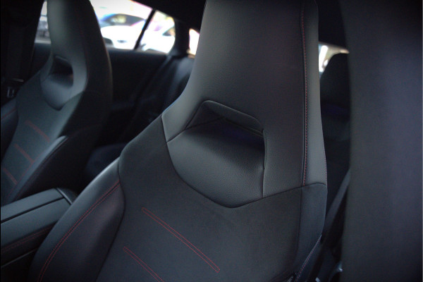Mercedes-Benz CLA-Klasse Shooting Brake 180 Premium Plus AMG | Stoelverwarming | Parkeersensoren | Navigatie | Cruise Control | Keyless | Ambiance Verlichting | Climate Control