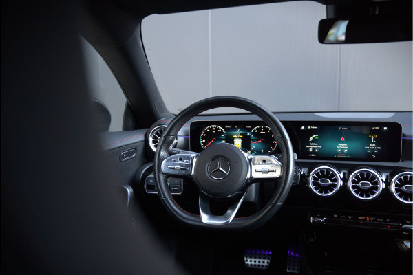 Mercedes-Benz CLA-Klasse Shooting Brake 180 Premium Plus AMG | Stoelverwarming | Parkeersensoren | Navigatie | Cruise Control | Keyless | Ambiance Verlichting | Climate Control