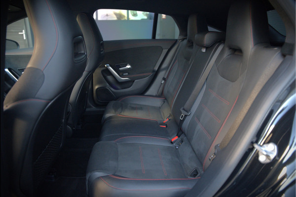 Mercedes-Benz CLA-Klasse Shooting Brake 180 Premium Plus AMG | Stoelverwarming | Parkeersensoren | Navigatie | Cruise Control | Keyless | Ambiance Verlichting | Climate Control
