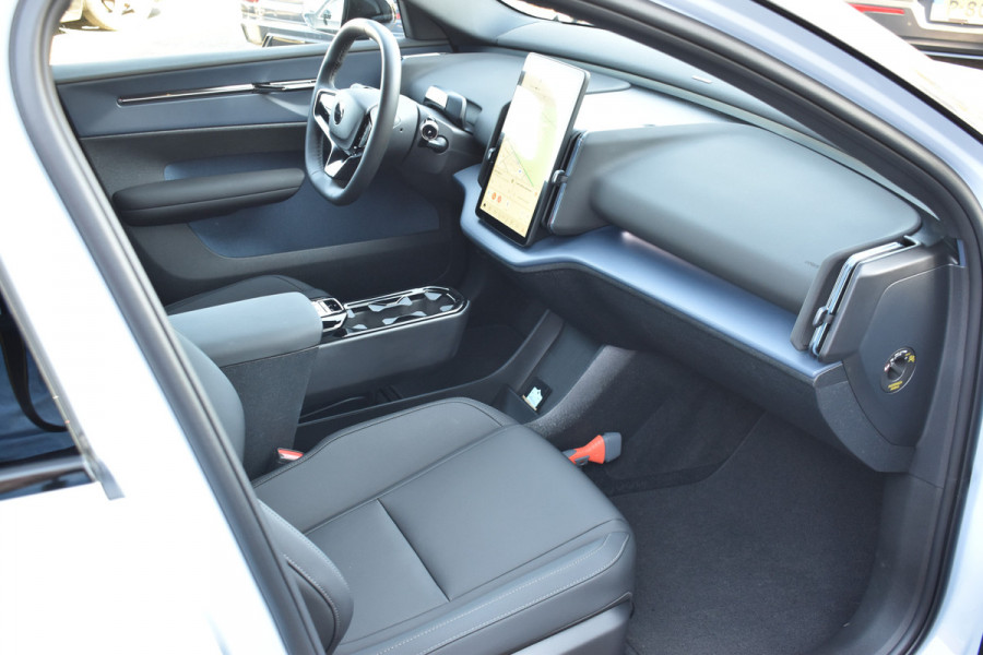 Volvo EX30 Extended Range 272PK Plus 69 kWh | ACC | Blis | H&K | Climate Pack | Camera | 19"LMV