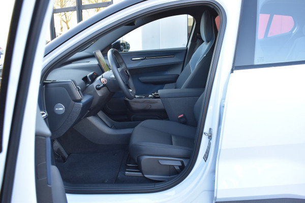 Volvo EX30 Extended Range 272PK Plus 69 kWh | ACC | Blis | H&K | Climate Pack | Camera | 19"LMV