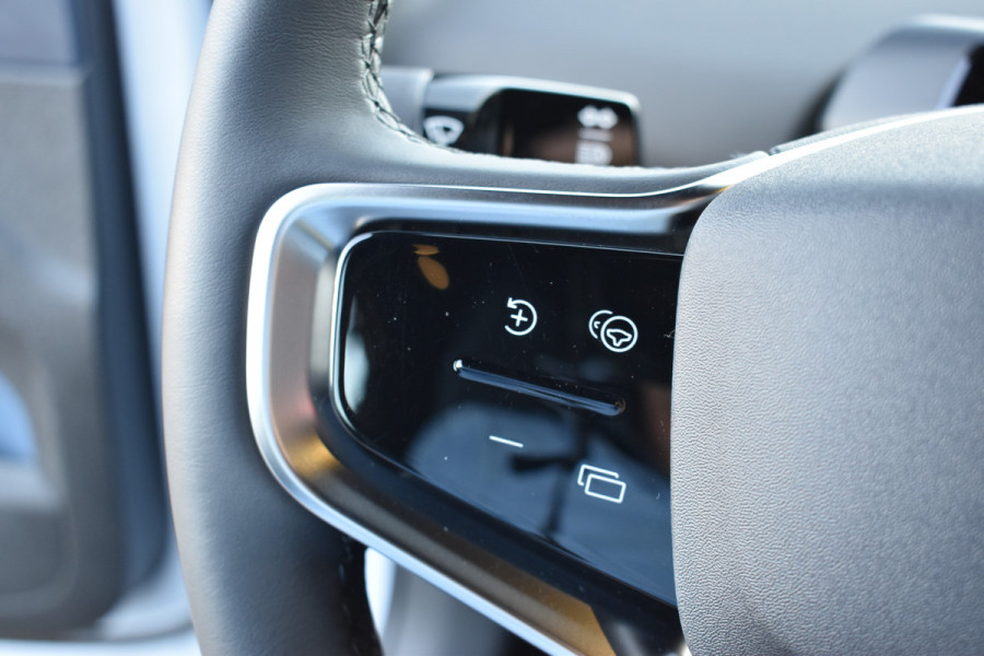 Volvo EX30 Extended Range 272PK Plus 69 kWh | ACC | Blis | H&K | Climate Pack | Camera | 19"LMV