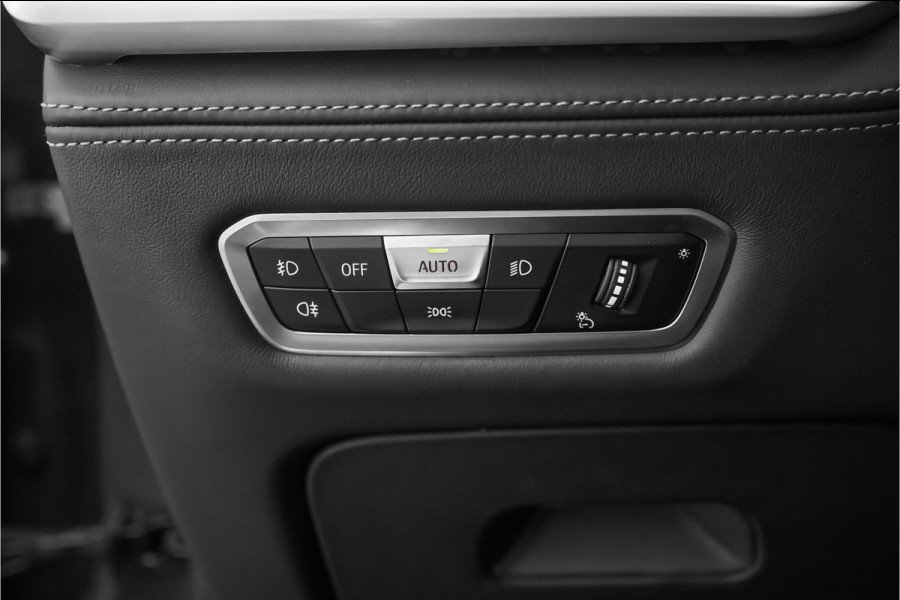 BMW X7 xDrive40i High Ex M-Sport 7P Laser B&W Pano Skylounge Trekhaak Dravit