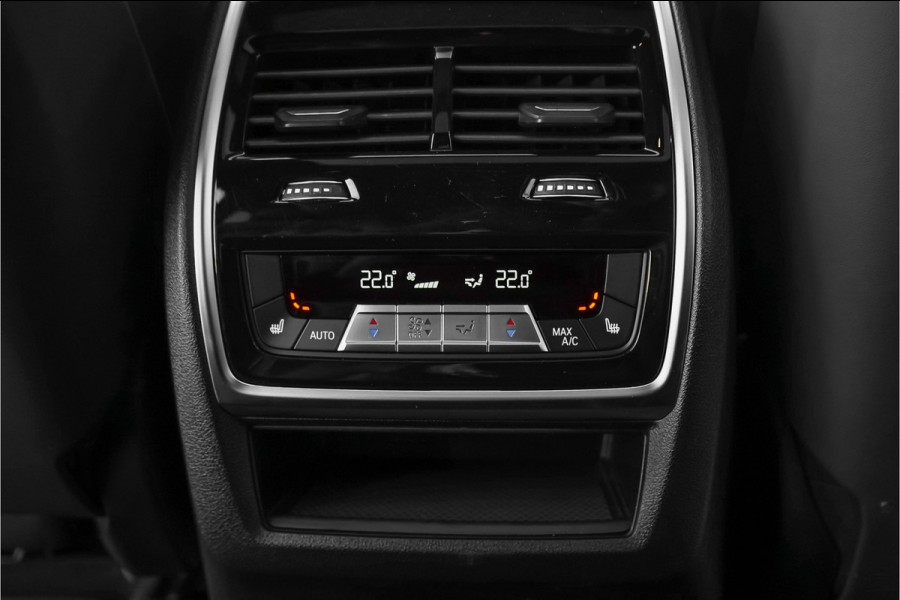 BMW X7 xDrive40i High Ex M-Sport 7P Laser B&W Pano Skylounge Trekhaak Dravit