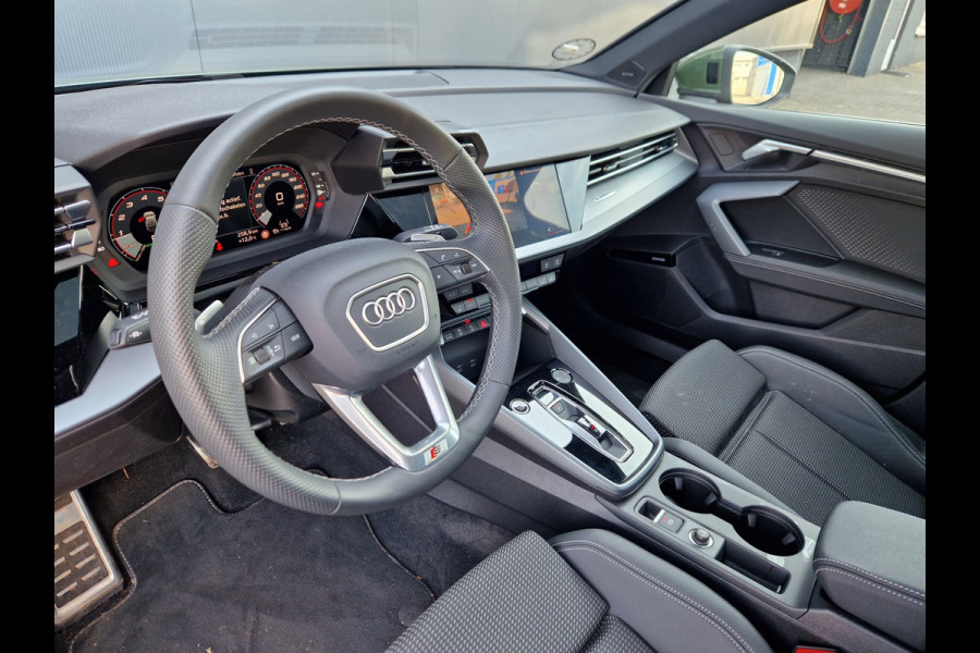 Audi A3 Sportback 35 TFSI S Edition /Pano /Virtual /ACC /Matrix /Sonos