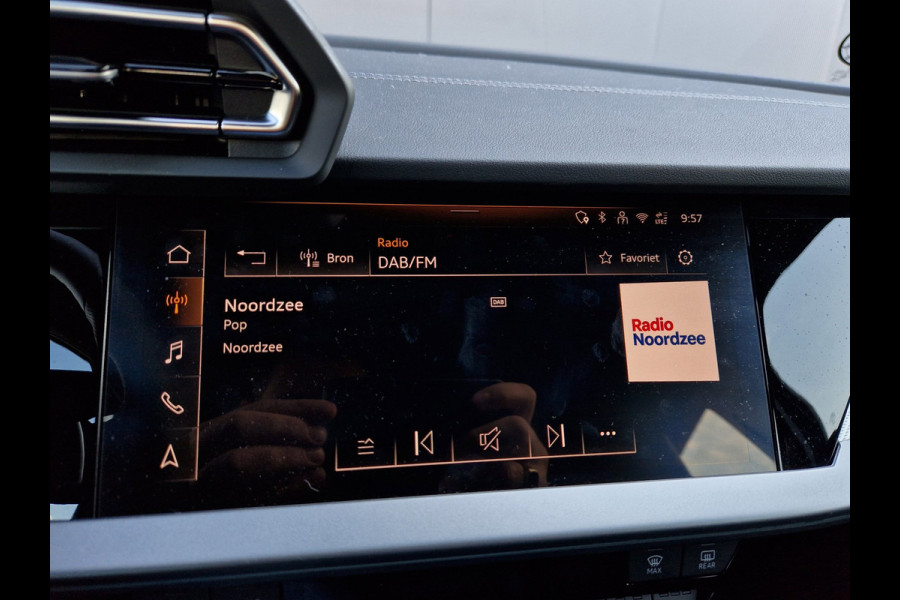 Audi A3 Sportback 35 TFSI S Edition /Pano /Virtual /ACC /Matrix /Sonos