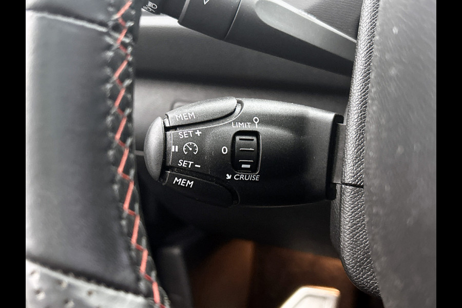 Peugeot 308 SW 1.5 HDi GT-Line *Distributie vv. bij 59.000 km* / Panoramadak / Pdc+Camera / Xenon / Navigatie / 1/2 Leder / Apk 01-2027