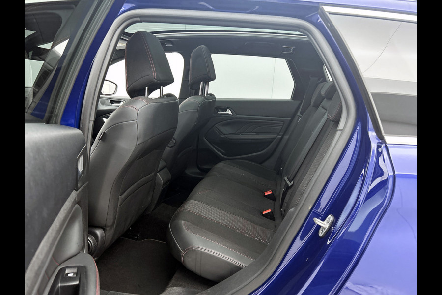 Peugeot 308 SW 1.5 HDi GT-Line *Distributie vv. bij 59.000 km* / Panoramadak / Pdc+Camera / Xenon / Navigatie / 1/2 Leder / Apk 01-2027