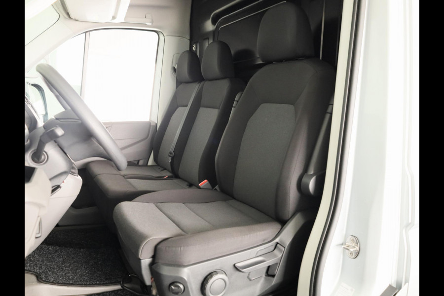 Volkswagen Crafter 35 2.0 TDI L3H3 Highline EURO VI 140 pk | Dode hoek detentie | Trekhaak | Verwarmde voorruit