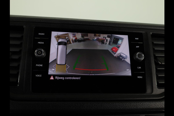 Volkswagen Crafter 35 2.0 TDI L3H3 Highline EURO VI 140 pk | Dode hoek detentie | Trekhaak | Verwarmde voorruit