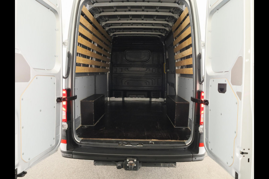 Volkswagen Crafter 35 2.0 TDI L3H3 Highline EURO VI 140 pk | Dode hoek detentie | Trekhaak | Verwarmde voorruit