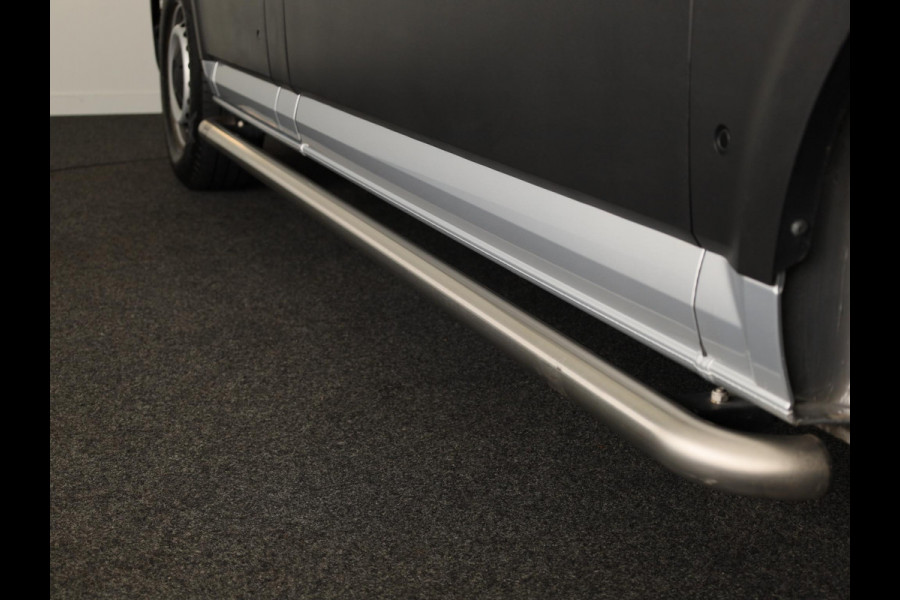 Volkswagen Crafter 35 2.0 TDI L3H3 Highline EURO VI 140 pk | Dode hoek detentie | Trekhaak | Verwarmde voorruit