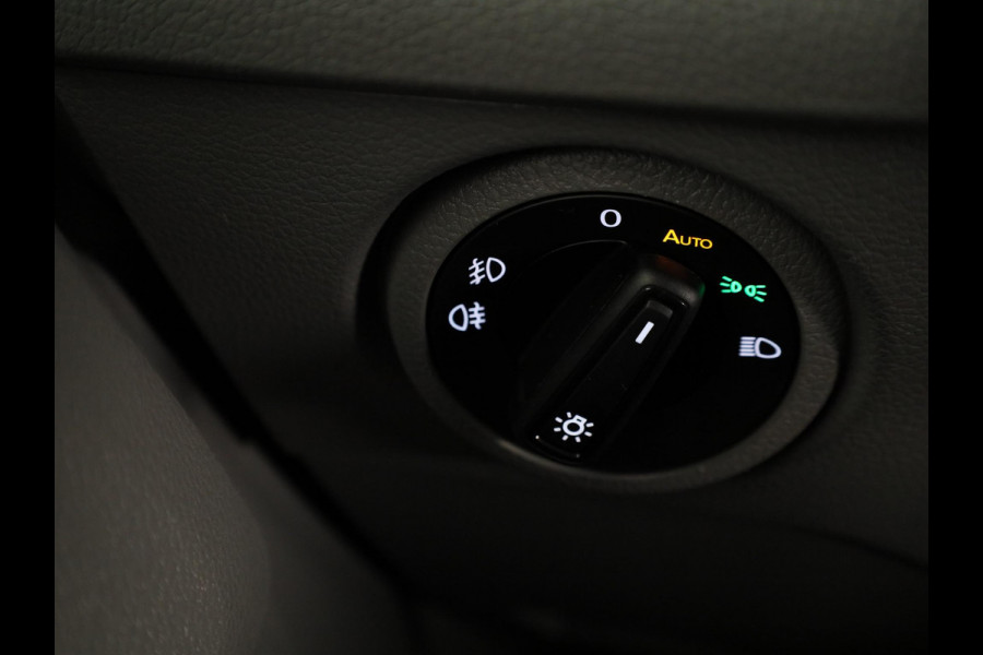 Volkswagen Crafter 35 2.0 TDI L3H3 Highline EURO VI 140 pk | Dode hoek detentie | Trekhaak | Verwarmde voorruit