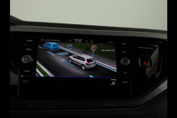 Volkswagen Polo 1.0 TSI Style 95 pk Automaat (DSG) | Navigatie  | Alcantara stoelbekleding | Parkeersensoren| Adaptieve cruise control | Stoelverwarming |