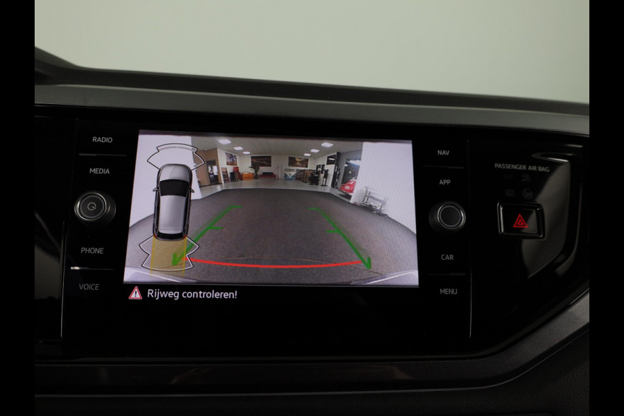 Volkswagen Polo 1.0 TSI Style 95 pk Automaat (DSG) | Navigatie  | Alcantara stoelbekleding | Parkeersensoren| Adaptieve cruise control | Stoelverwarming |