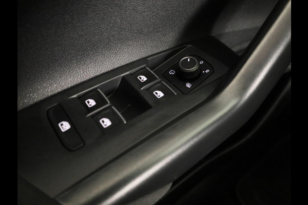 Volkswagen Polo 1.0 TSI Style 95 pk Automaat (DSG) | Navigatie  | Alcantara stoelbekleding | Parkeersensoren| Adaptieve cruise control | Stoelverwarming |