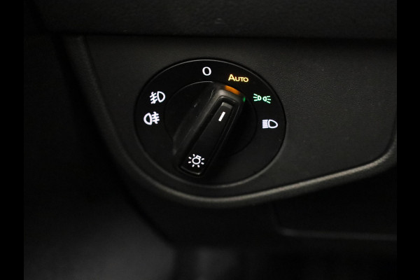 Volkswagen Polo 1.0 TSI Style 95 pk Automaat (DSG) | Navigatie  | Alcantara stoelbekleding | Parkeersensoren| Adaptieve cruise control | Stoelverwarming |