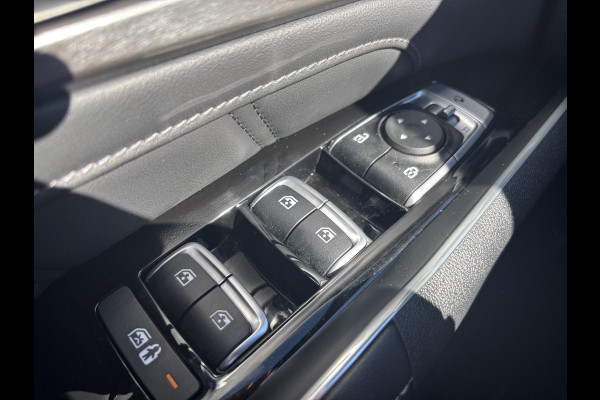 Kia Sorento 1.6 T-GDI Plug-in Hybrid 4WD ExecutiveLine 5p. | Panoramadak | Vol leder | Bose audio | Geuheugenstoelen | Dealer onderhouden