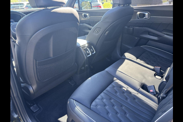 Kia Sorento 1.6 T-GDI Plug-in Hybrid 4WD ExecutiveLine 5p. | Panoramadak | Vol leder | Bose audio | Geuheugenstoelen | Dealer onderhouden