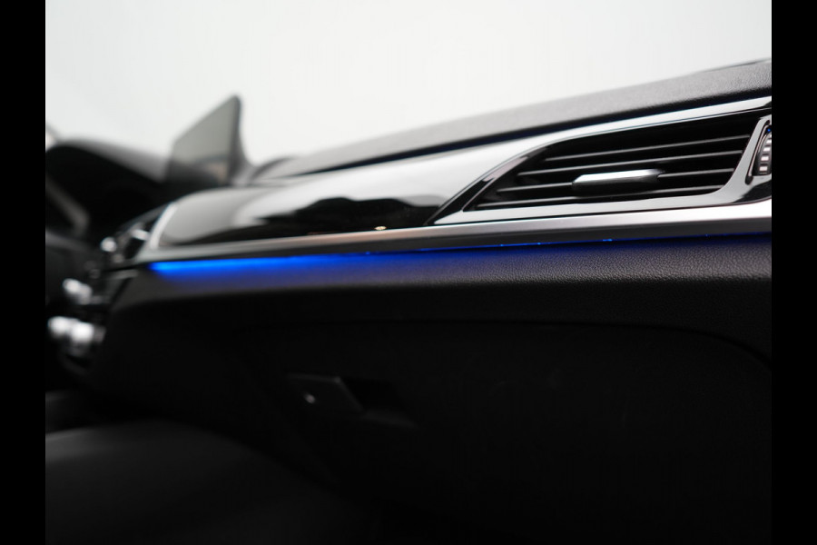 BMW 5 Serie 530e iPerformance Sportline PHEV 252pk | Adaptive Cruise | Camera | Sportstoelen Verwarmd | 19"L.M | Adaptive LED | Sfeerverlichting | Apple Carplay |