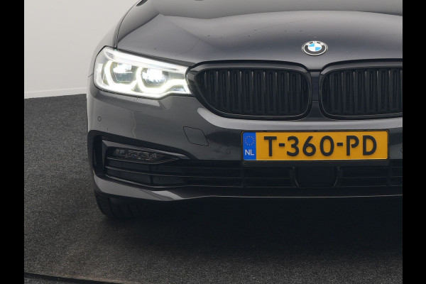 BMW 5 Serie 530e iPerformance Sportline PHEV 252pk | Adaptive Cruise | Camera | Sportstoelen Verwarmd | 19"L.M | Adaptive LED | Sfeerverlichting | Apple Carplay |