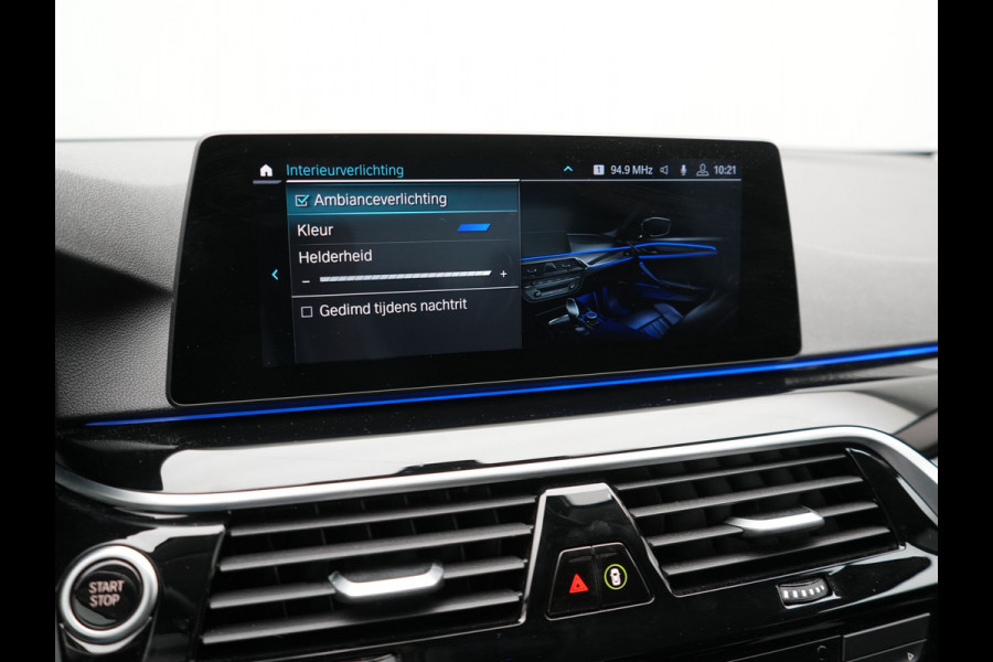 BMW 5 Serie 530e iPerformance Sportline PHEV 252pk | Adaptive Cruise | Camera | Sportstoelen Verwarmd | 19"L.M | Adaptive LED | Sfeerverlichting | Apple Carplay |
