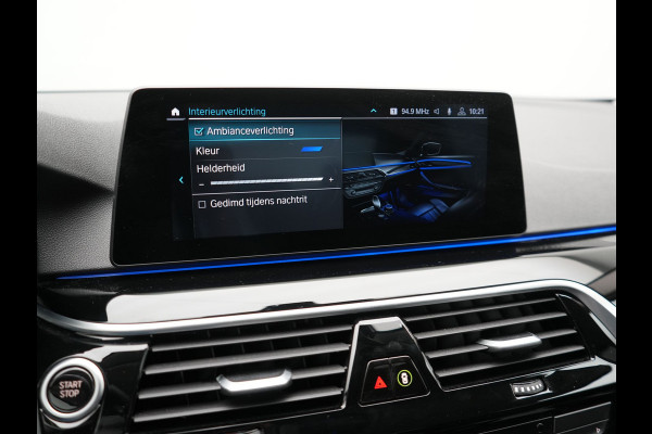 BMW 5 Serie 530e iPerformance Sportline PHEV 252pk | Adaptive Cruise | Camera | Sportstoelen Verwarmd | 19"L.M | Adaptive LED | Sfeerverlichting | Apple Carplay |