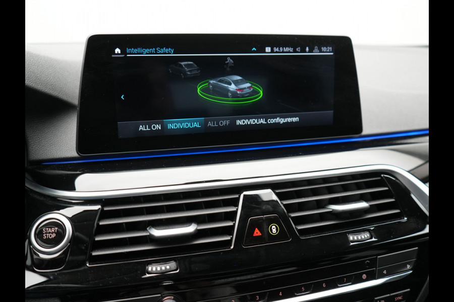 BMW 5 Serie 530e iPerformance Sportline PHEV 252pk | Adaptive Cruise | Camera | Sportstoelen Verwarmd | 19"L.M | Adaptive LED | Sfeerverlichting | Apple Carplay |