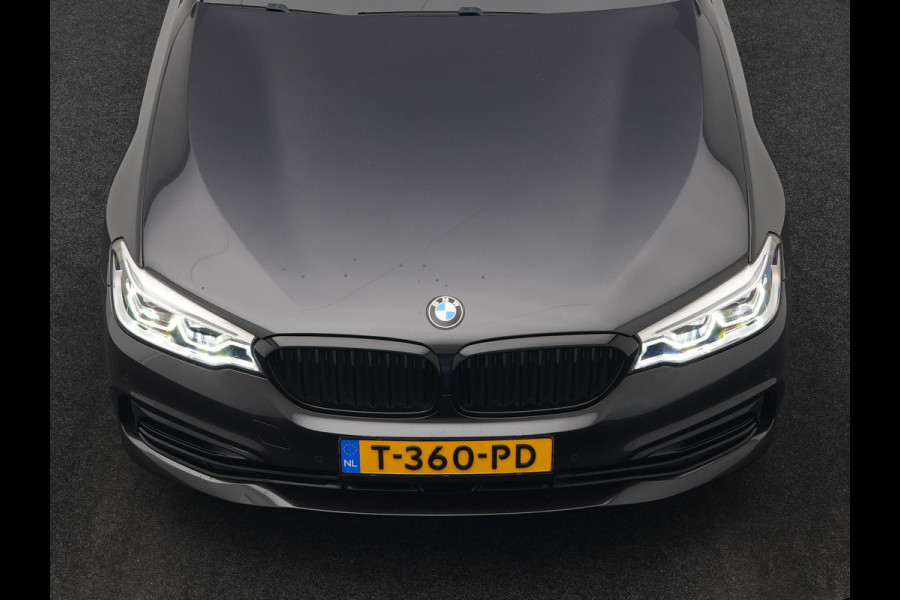 BMW 5 Serie 530e iPerformance Sportline PHEV 252pk | Adaptive Cruise | Camera | Sportstoelen Verwarmd | 19"L.M | Adaptive LED | Sfeerverlichting | Apple Carplay |