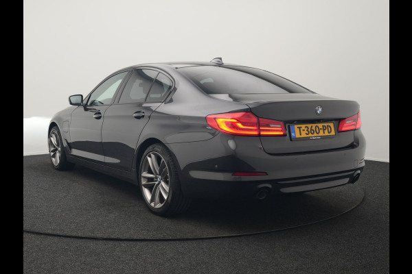 BMW 5 Serie 530e iPerformance Sportline PHEV 252pk | Adaptive Cruise | Camera | Sportstoelen Verwarmd | 19"L.M | Adaptive LED | Sfeerverlichting | Apple Carplay |