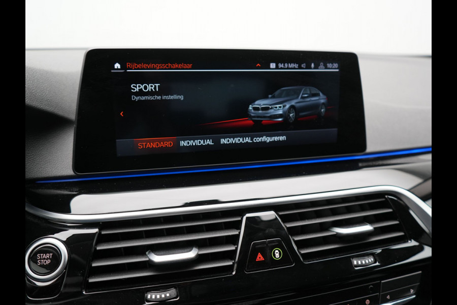 BMW 5 Serie 530e iPerformance Sportline PHEV 252pk | Adaptive Cruise | Camera | Sportstoelen Verwarmd | 19"L.M | Adaptive LED | Sfeerverlichting | Apple Carplay |