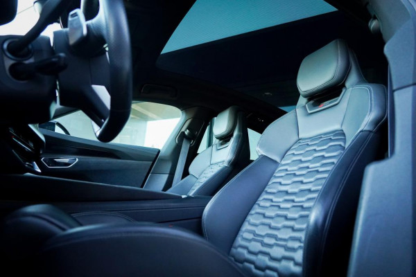 Audi e-tron GT RS 93 kWh 600 PK / 4Wiel Sturing / Massage / Luchtvering / B&O