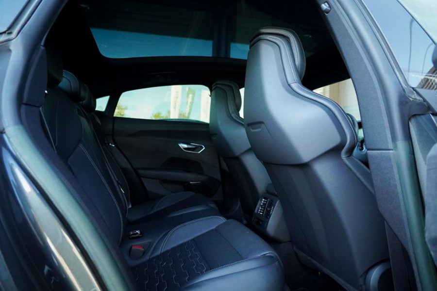 Audi e-tron GT RS 93 kWh 600 PK / 4Wiel Sturing / Massage / Luchtvering / B&O